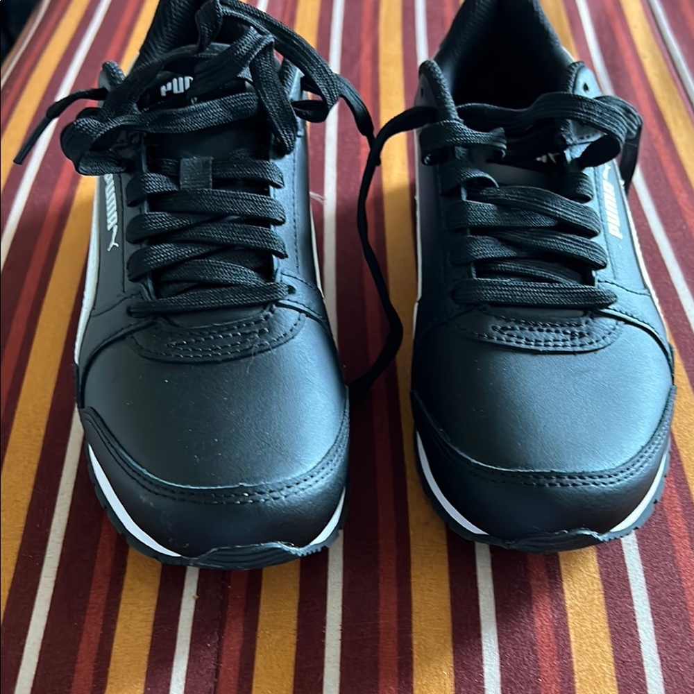 Puma Boys new without tags